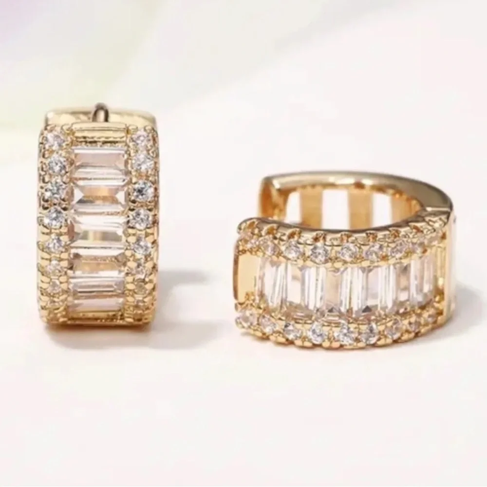 👠 Beautiful Gold Plated  Cz Diamond Huggies